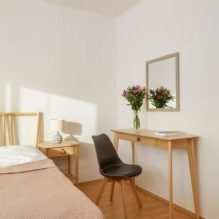 Apartament Sunny In Modrany By Days *