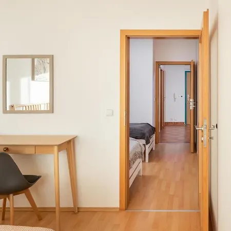 Apartament Sunny In Modrany By Days Praga